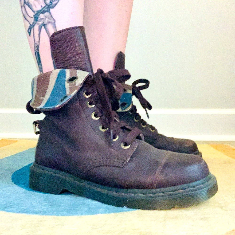 Oxblood Doc Marten Triumph 1914 boot with Union Jack liner Women’s size 8
